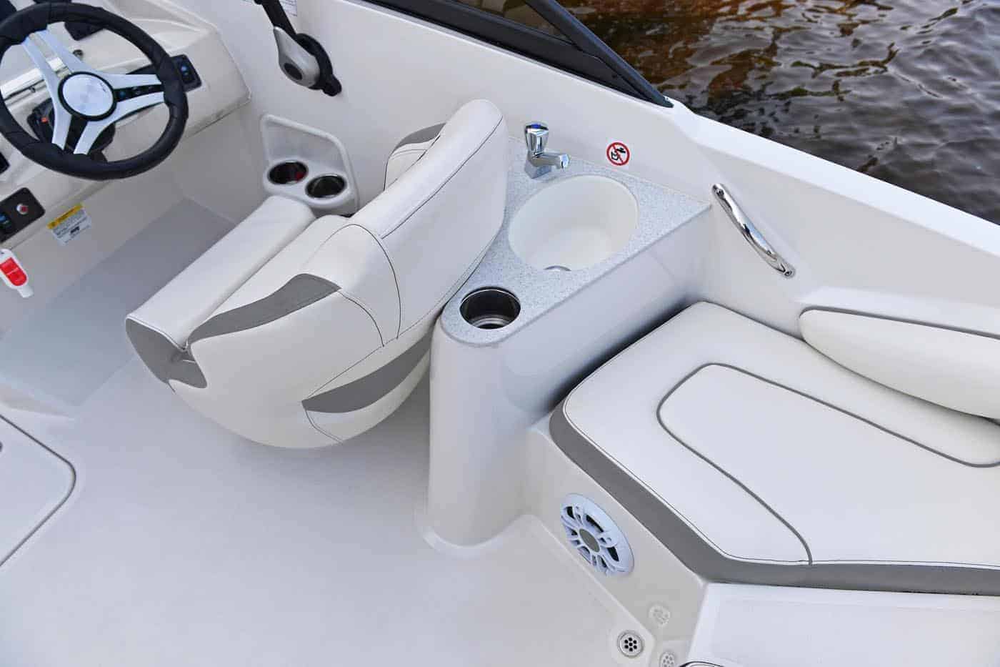 stingray-boats-201dc-detail-021