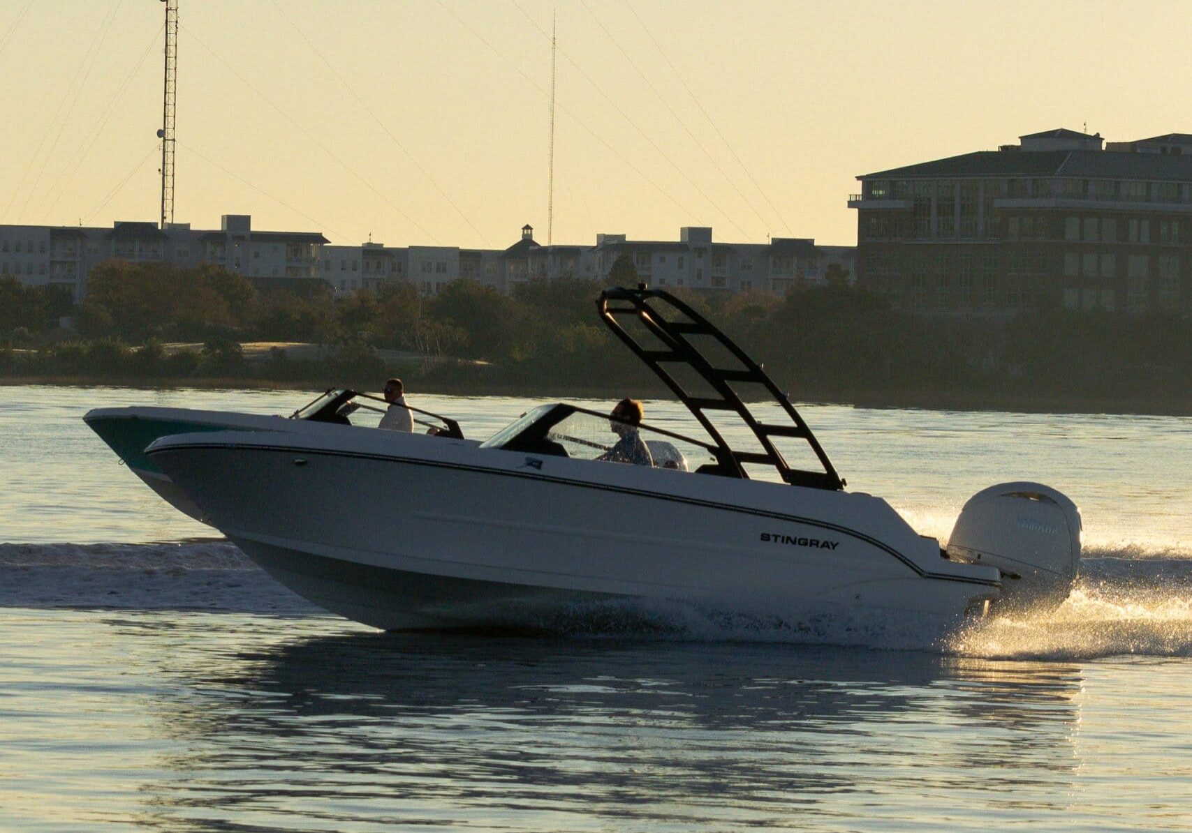 StingraySelects-CLW-042