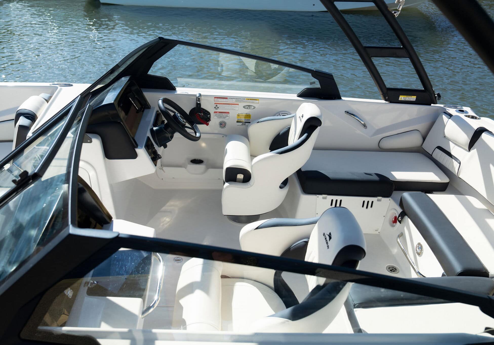 StingraySelects-CLW-0698